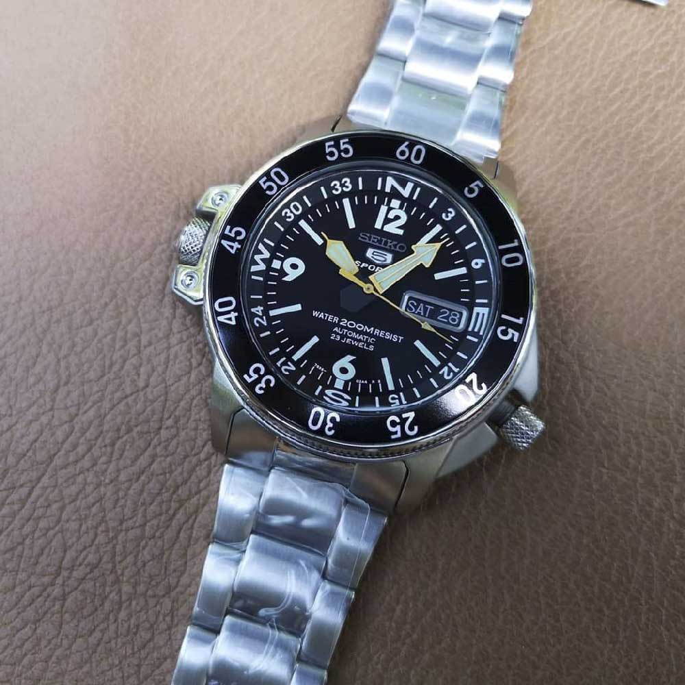 SKZ211 8