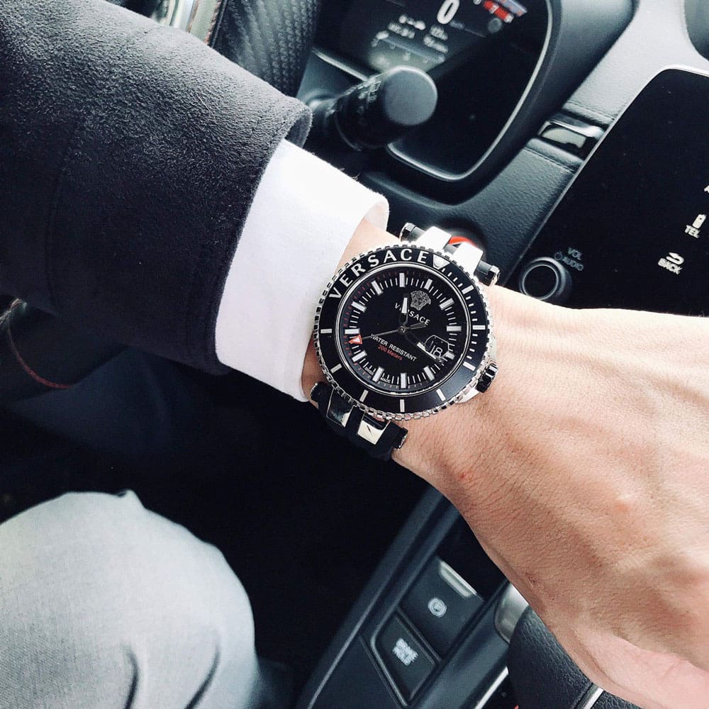 Versace New V Race 3