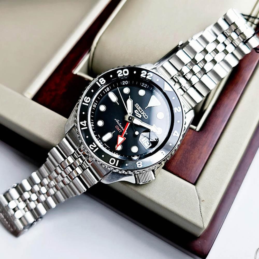 Seiko GMT SSK001K1 4