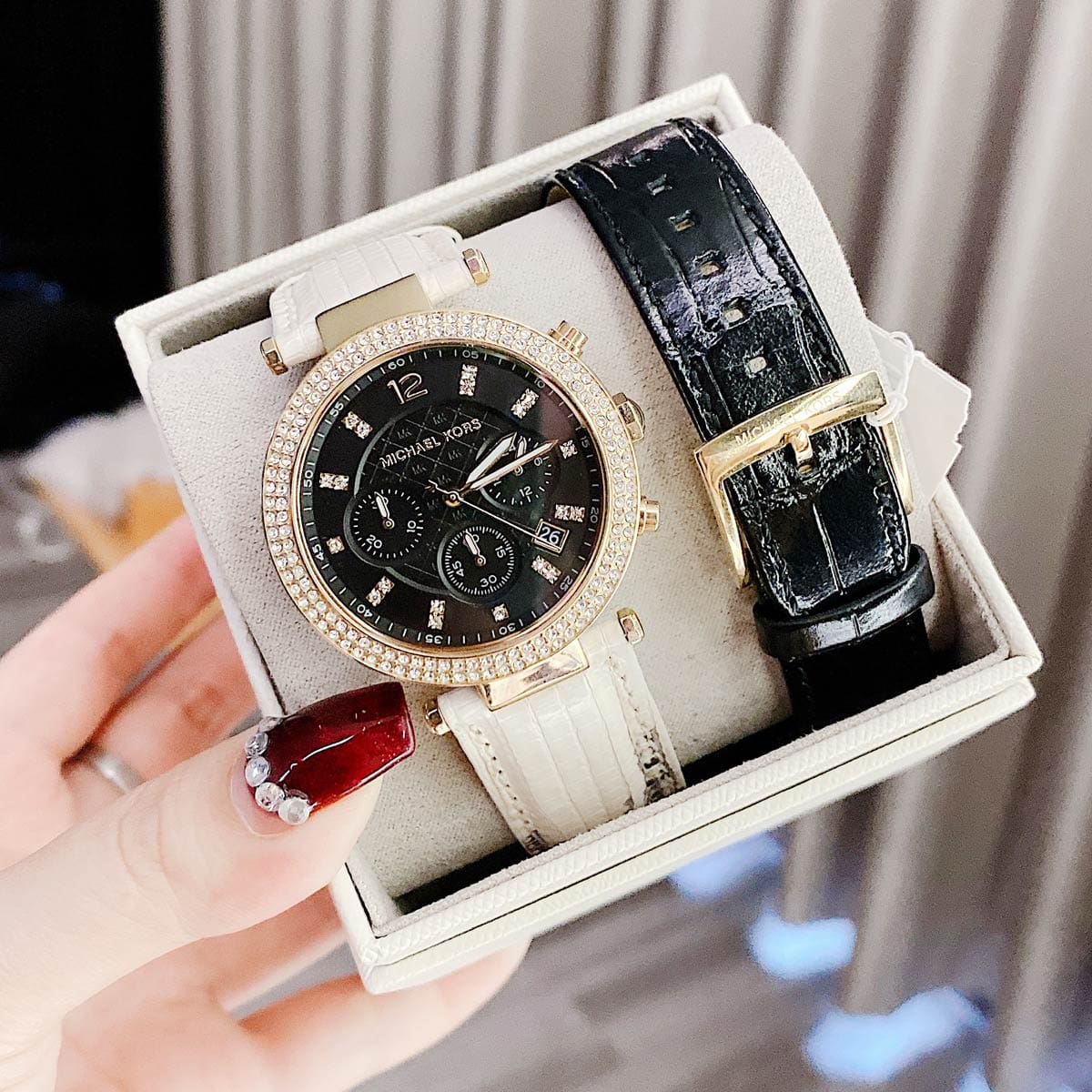 Micheal Kors 4