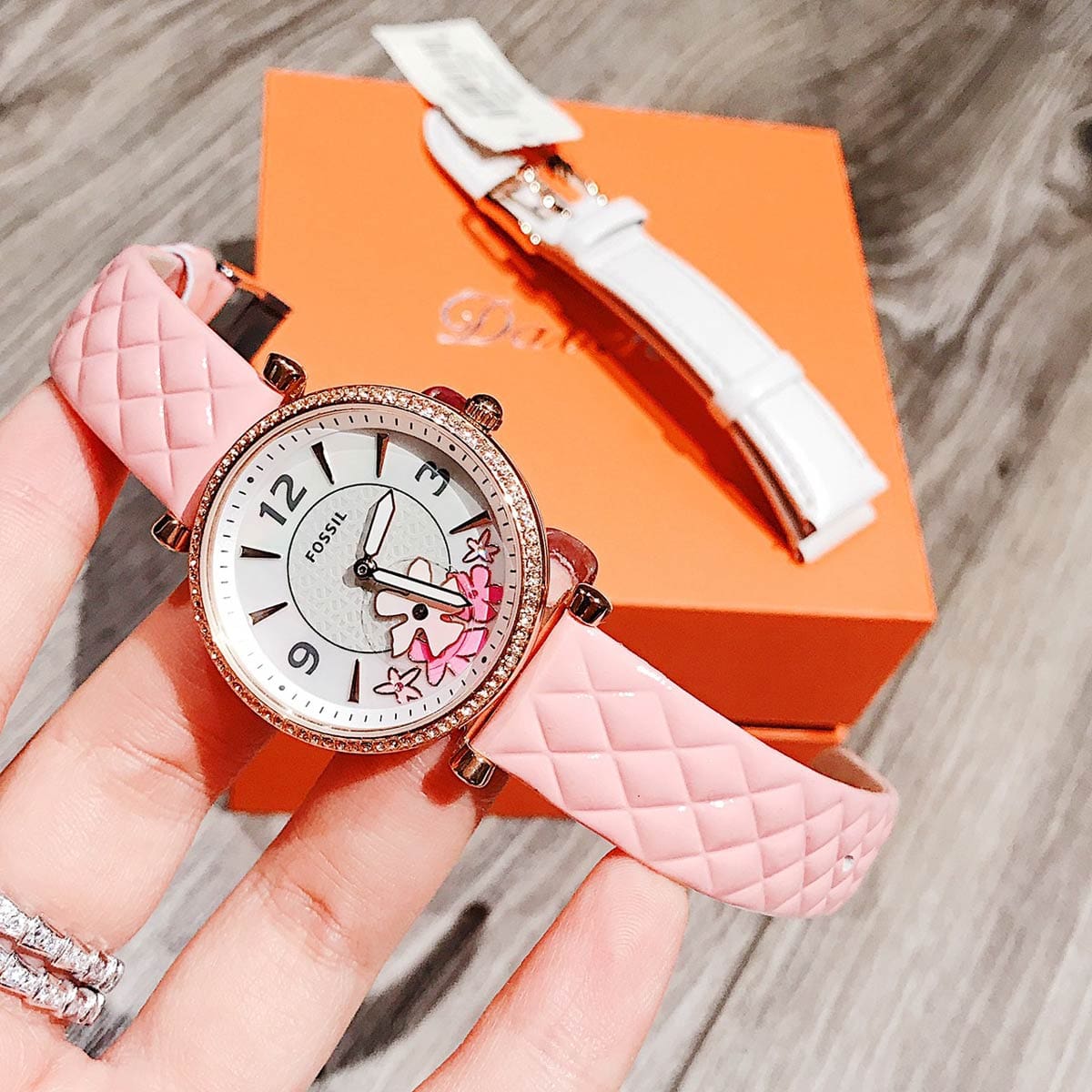 Fossil 1 7