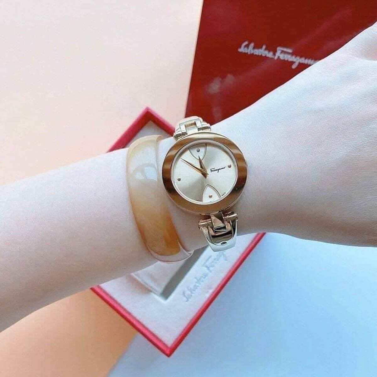 Salvatore Ferragamo FIW060017 8