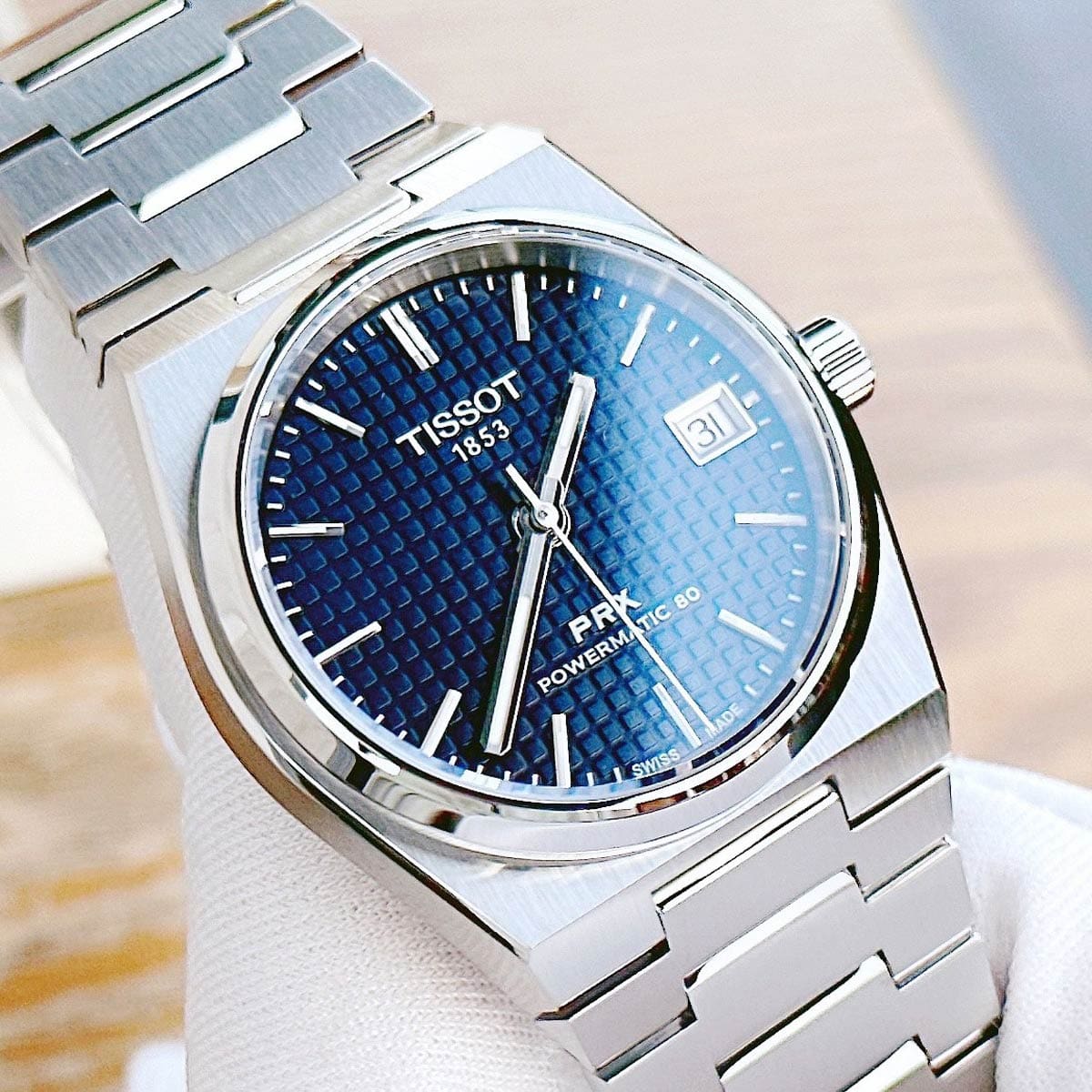Tissot T137.207.11.041 4