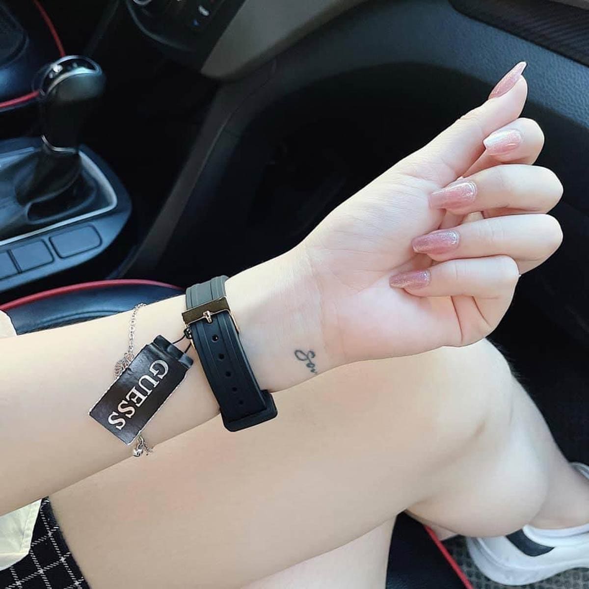 Guess GW0034L1 8