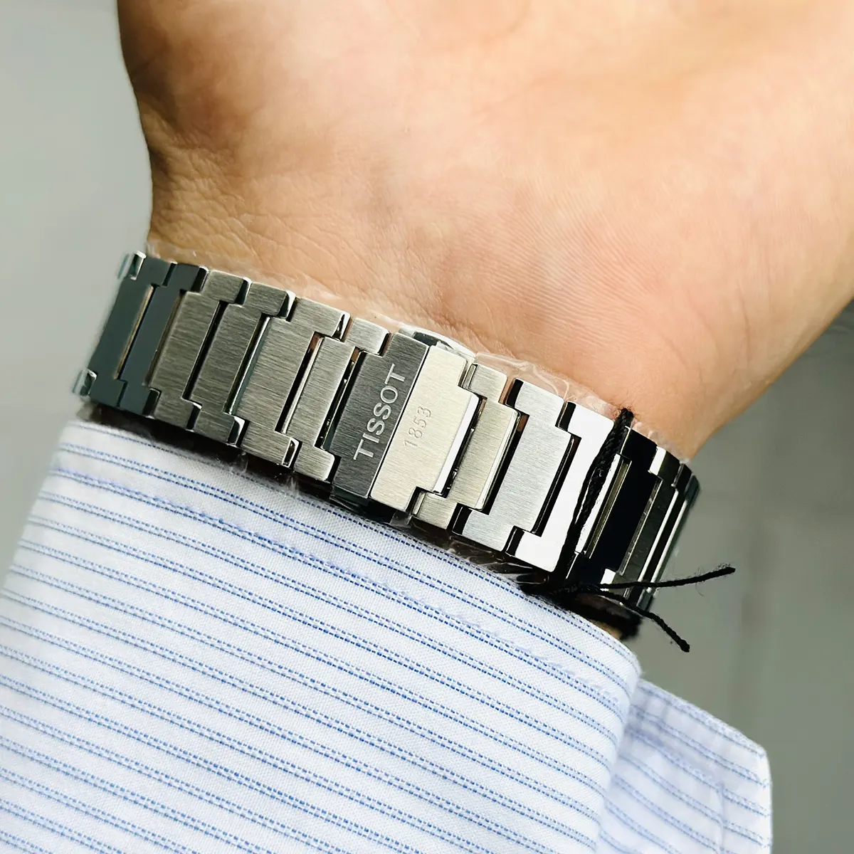 Tissot PRX T137.210.11.031 4