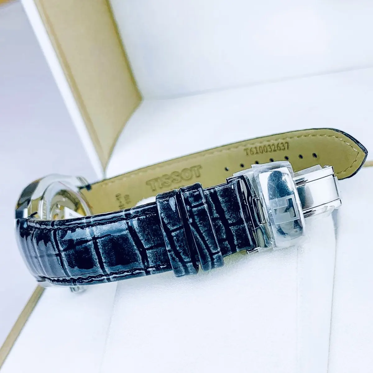 Tissot T035.207.16.051 (6)
