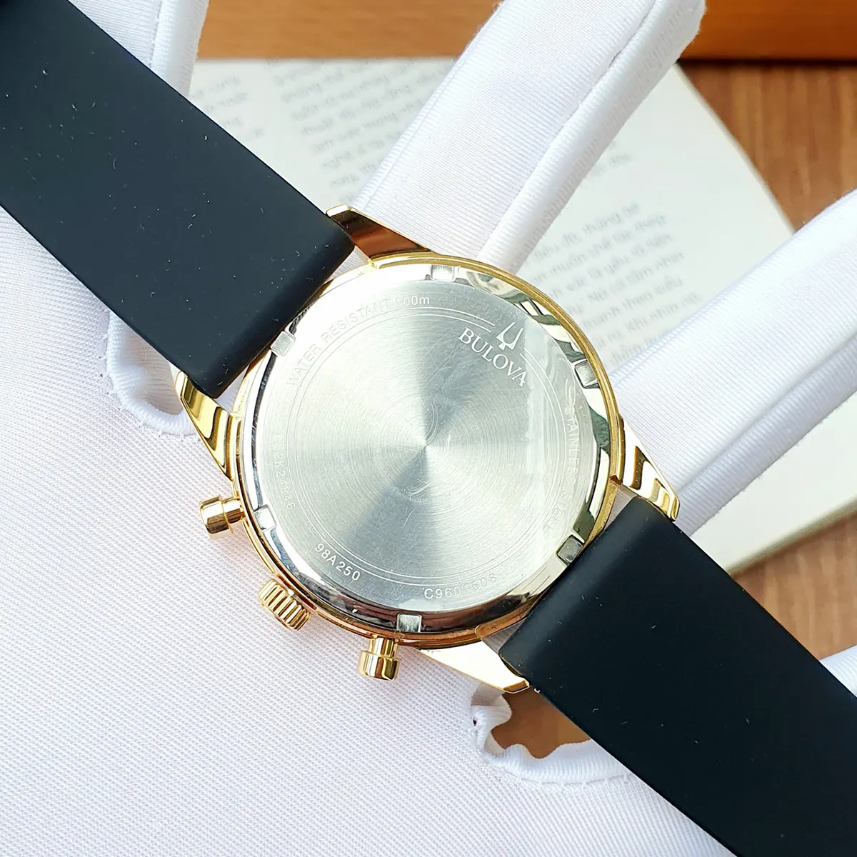 Bulova 98A250 (2)