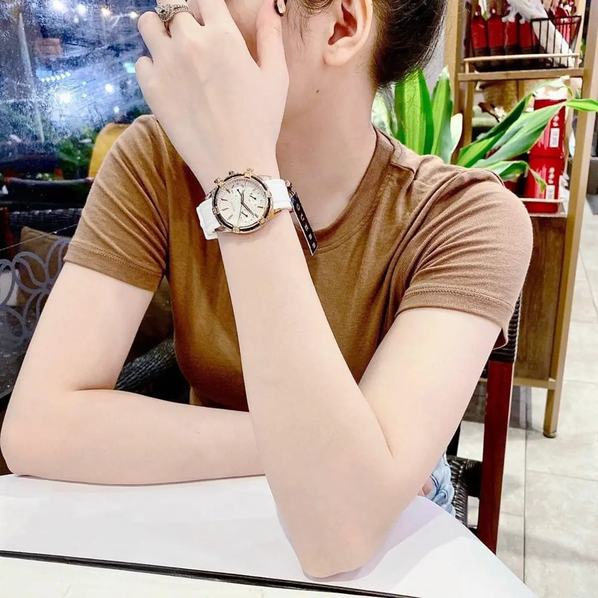Guess W0562L1 (1)