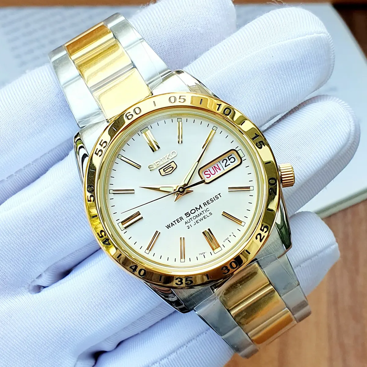 Seiko 5 Automatic SNKE04K1 (8)