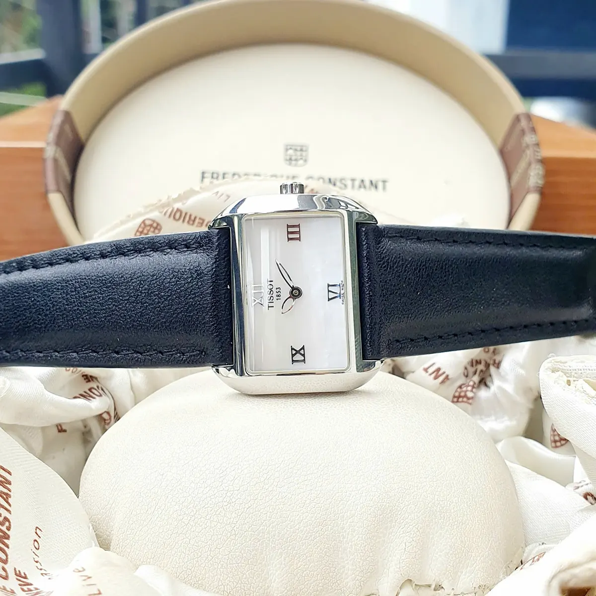 Tissot T023.309.16.113.00 (6)