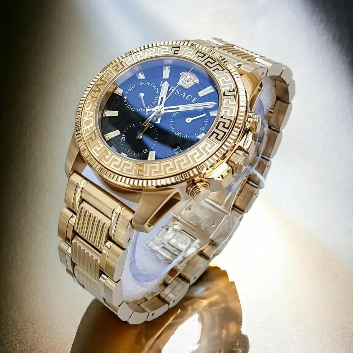 Versace Greca Action Chronograph VE3J00622 (2)
