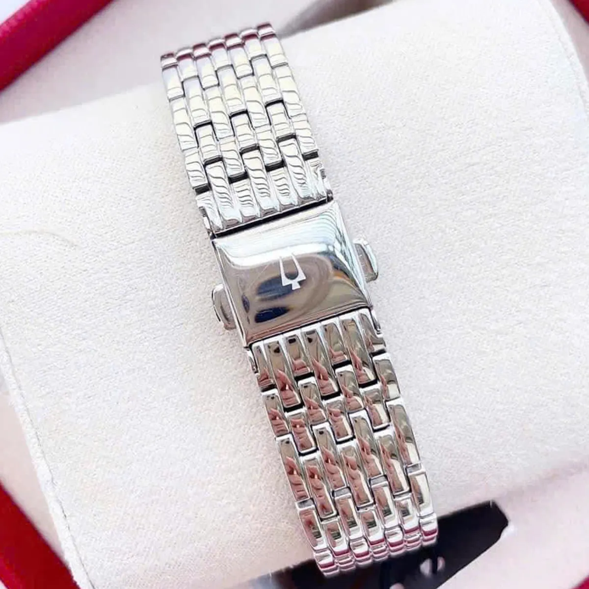 Bulova Quartz 96L297 (5)