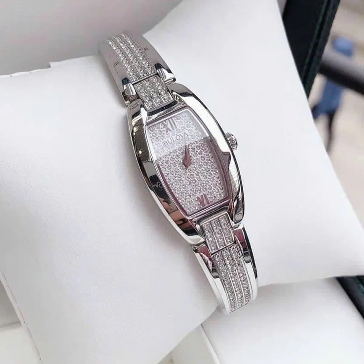 Bulova 96L235 Quartz (5)