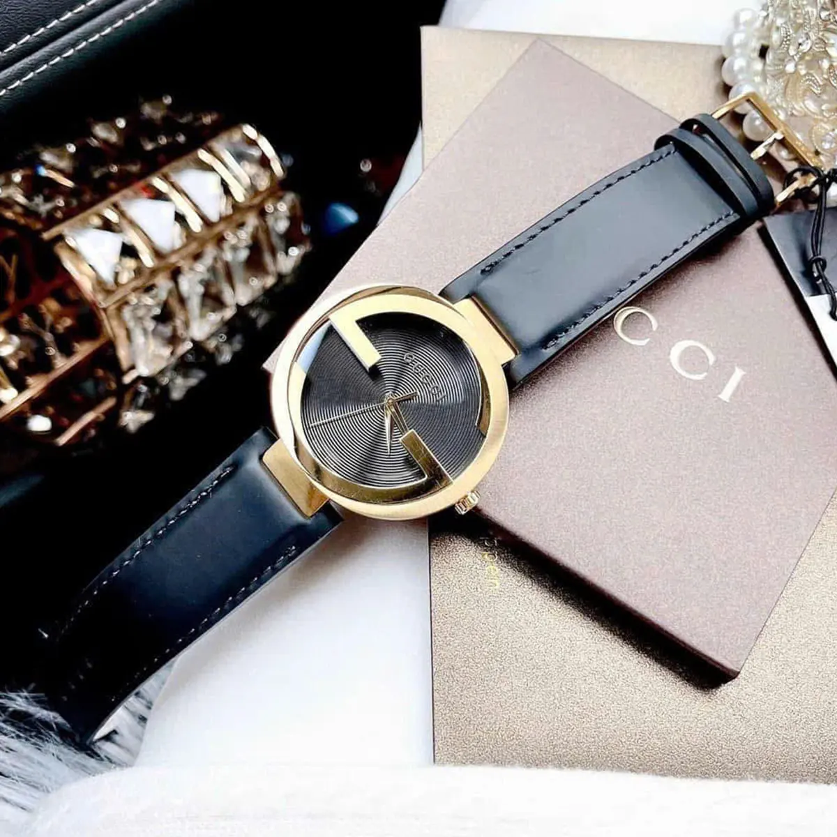 Gucci Quartz YA133326 YA133208 (2)