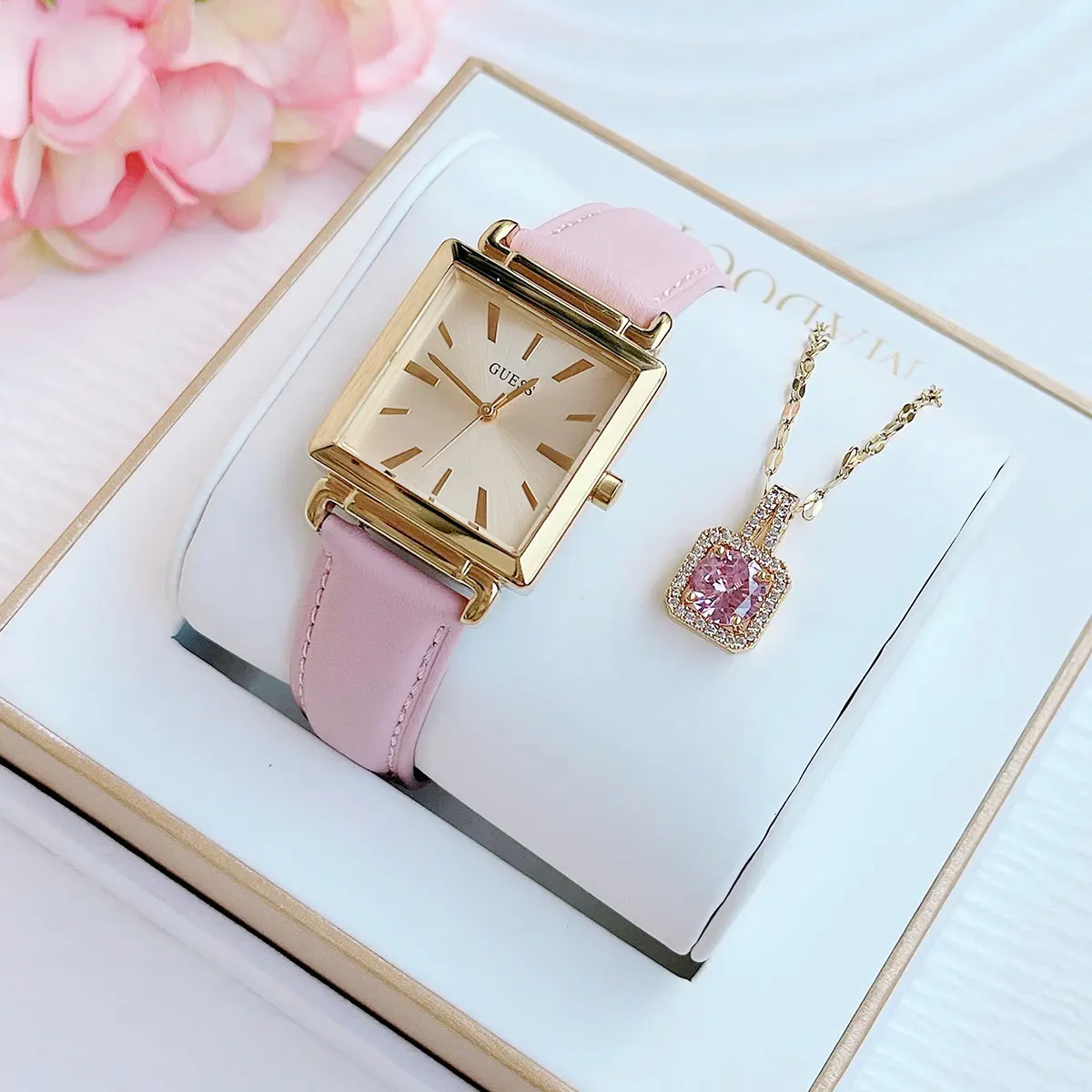 Guess Vanity (3)