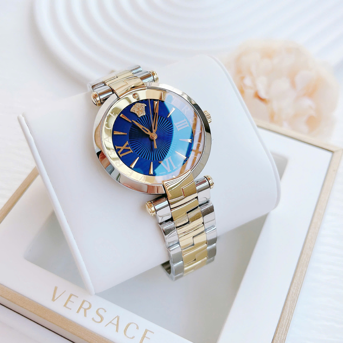 Đồng Hồ Nữ Versace VAI230017 Dây Thép mặt số chi tiết - WinWatch