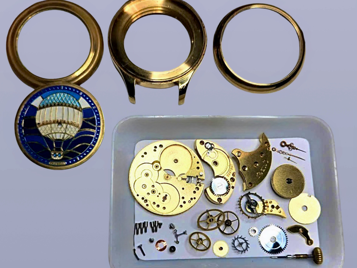 Lau dầu đồng hồ Omega