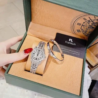 Đồng hồ nữ Franklin FL6166 Demi Gold 33mm full đá pha lê mặt trước