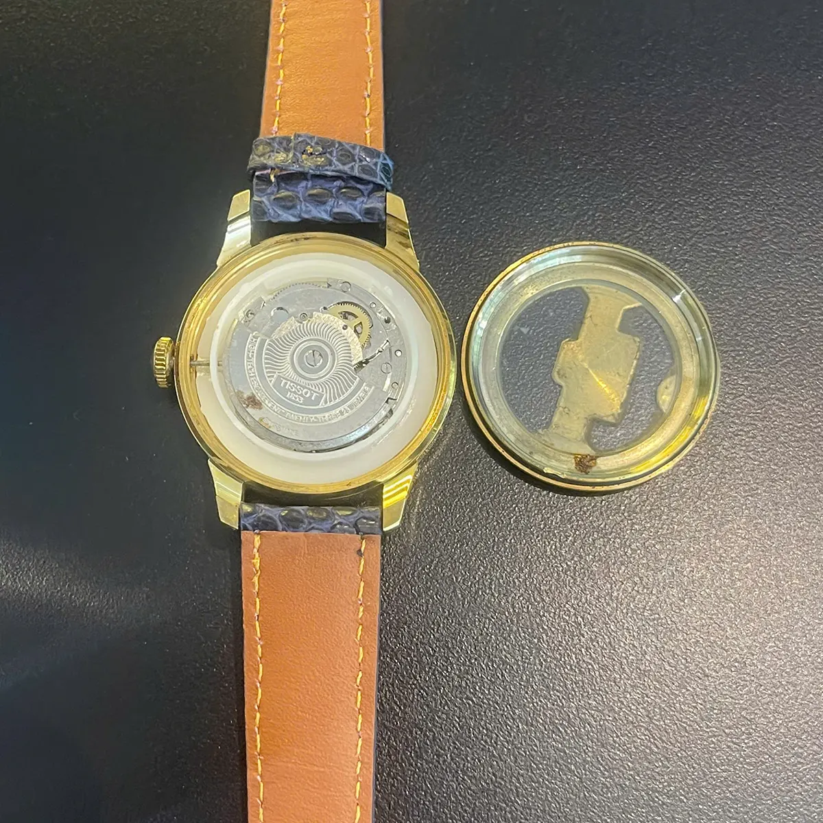 Đồng hồ Tissot Le Locle dùng bộ máy ETA Powermatic 80